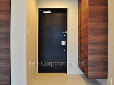 Entrance ※Photo of the same layout on 4 floor. Decoration and fixture may differ.