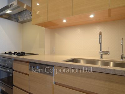 Kitchen ※Photo of the same layout on 30 floor. Decoration and fixture may differ.