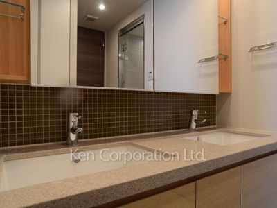 Powder Room ※Photo of the same layout on 30 floor. Decoration and fixture may differ.