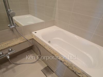 Bath ※Photo of the same layout on 30 floor. Decoration and fixture may differ.