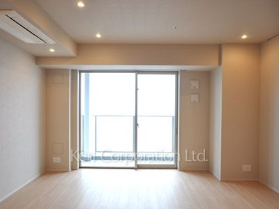 Living-Dining ※Photo of the same layout on 30 floor. Decoration and fixture may differ.