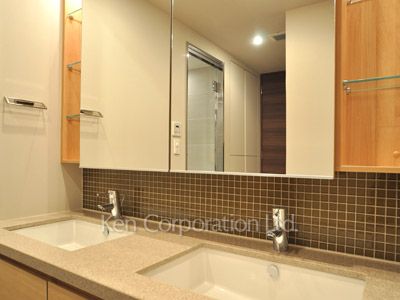Powder Room ※Photo of the same layout on 30 floor. Decoration and fixture may differ.