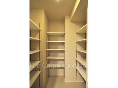 Closet ※Photo of the same layout on 30 floor. Decoration and fixture may differ.