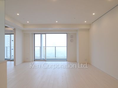 Living-Dining ※Photo of the same layout on 25 floor. Decoration and fixture may differ.