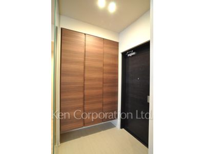 Entrance ※Photo of the same layout on 4 floor. Decoration and fixture may differ.