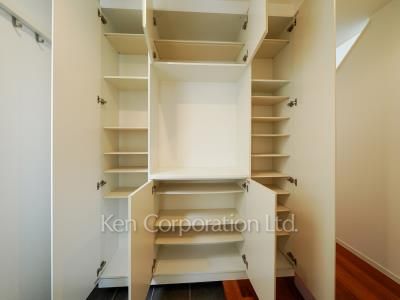 Shoes Closet