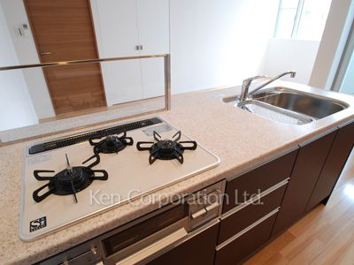 Kitchen ※Photo of the same layout on 3 floor. Decoration and fixture may differ.