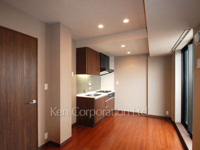 Living-Dining ※Photo of the same layout on 18 floor. Decoration and fixture may differ.