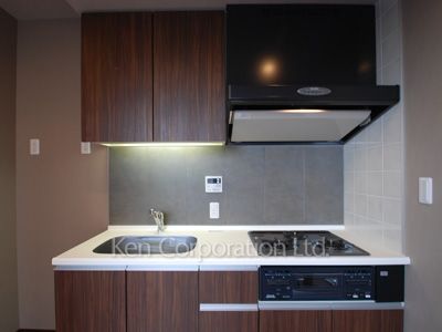 Kitchen ※Photo of the same layout on 18 floor. Decoration and fixture may differ.