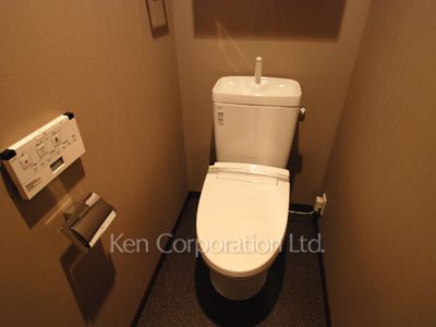 Lavatory ※Photo of the same layout on 18 floor. Decoration and fixture may differ.