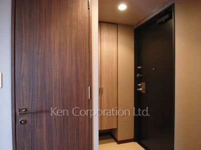 Entrance ※Photo of the same layout on 18 floor. Decoration and fixture may differ.