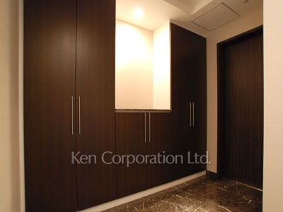 Entrance ※Photo of the same layout on 10 floor. Decoration and fixture may differ.