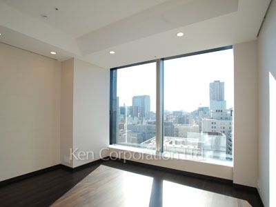 Bedroom ※Photo of the same layout on 10 floor. Decoration and fixture may differ.