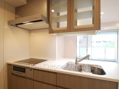 Kitchen ※Photo of the same layout on 4 floor. Decoration and fixture may differ.