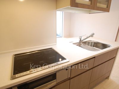 Kitchen ※Photo of the same layout on 4 floor. Decoration and fixture may differ.