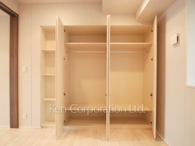 Closet ※Photo of the same layout on 4 floor. Decoration and fixture may differ.
