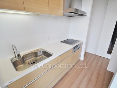 Kitchen ※Photo of the same layout on 3 floor. Decoration and fixture may differ.