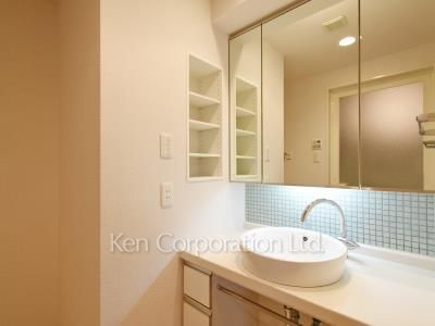 Powder Room