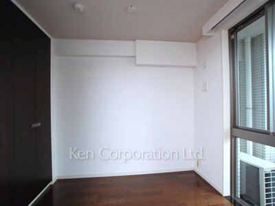 Bedroom ※Photo of the same layout on 8 floor. Decoration and fixture may differ.