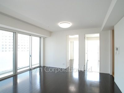 Living-Dining ※Photo of the same layout on 13 floor. Decoration and fixture may differ.