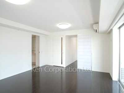 Living-Dining ※Photo of the same layout on 13 floor. Decoration and fixture may differ.
