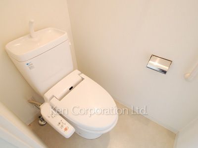 Lavatory ※Photo of the same layout on 13 floor. Decoration and fixture may differ.