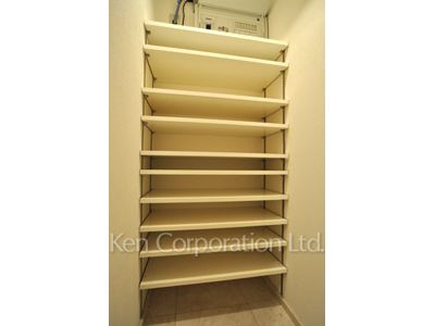 Closet ※Photo of the same layout on 5 floor. Decoration and fixture may differ.