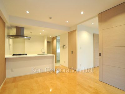 Living-Dining ※Photo of the same layout on 5 floor. Decoration and fixture may differ.