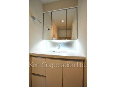 Powder Room ※Photo of the same layout on 5 floor. Decoration and fixture may differ.