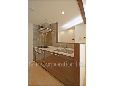 Kitchen ※Photo of the same layout on 4 floor. Decoration and fixture may differ.