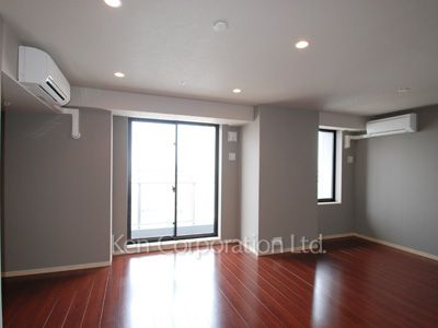 Living-Dining ※Photo of the same layout on 25 floor. Decoration and fixture may differ.