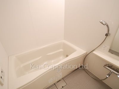 Bath ※Photo of the same layout on 25 floor. Decoration and fixture may differ.