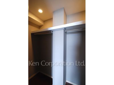 Closet ※Photo of the same layout on 25 floor. Decoration and fixture may differ.