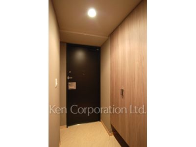 Entrance ※Photo of the same layout on 25 floor. Decoration and fixture may differ.
