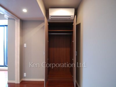 Closet ※Photo of the same layout on 16 floor. Decoration and fixture may differ.