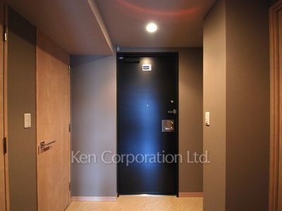 Entrance ※Photo of the same layout on 16 floor. Decoration and fixture may differ.