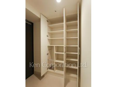 Shoes Closet