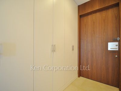 Entrance ※Photo of the same layout on 9 floor. Decoration and fixture may differ.