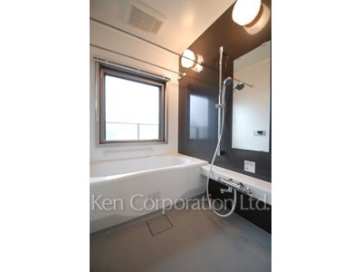 Bath ※Photo of the same layout on 13 floor. Decoration and fixture may differ.