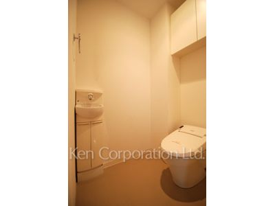 Lavatory ※Photo of the same layout on 13 floor. Decoration and fixture may differ.