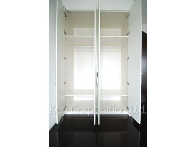 Closet ※Photo of the same layout on 13 floor. Decoration and fixture may differ.