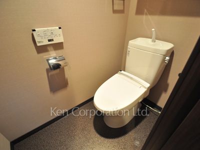 Lavatory ※Photo of the same layout on 17 floor. Decoration and fixture may differ.