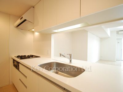 Kitchen ※Photo of the same layout on 4 floor. Decoration and fixture may differ.