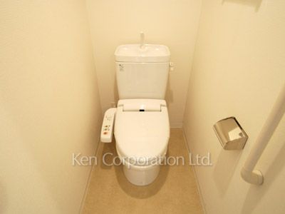 Lavatory ※Photo of the same layout on 4 floor. Decoration and fixture may differ.