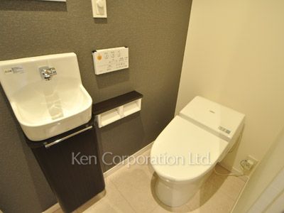 Lavatory ※Photo of the same layout on 3 floor. Decoration and fixture may differ.