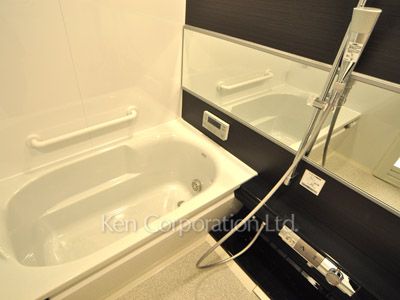 Bath ※Photo of the same layout on 3 floor. Decoration and fixture may differ.