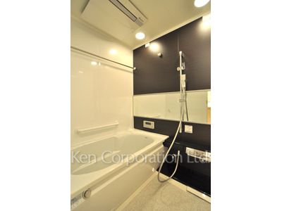 Bath ※Photo of the same layout on 3 floor. Decoration and fixture may differ.