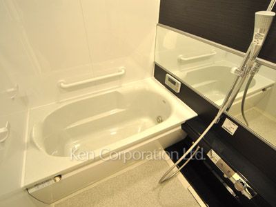 Bath ※Photo of the same layout on 3 floor. Decoration and fixture may differ.