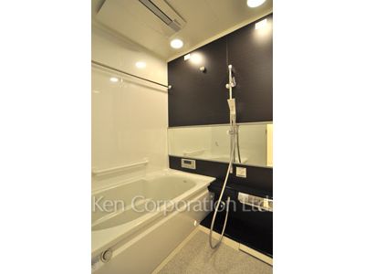 Bath ※Photo of the same layout on 3 floor. Decoration and fixture may differ.