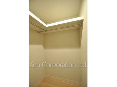 Walk-In Closet ※Photo of the same layout on 1 floor. Decoration and fixture may differ.